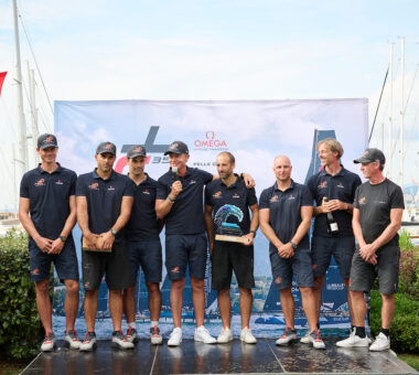 ALINGHI RED BULL RACING GAGNE LE TF35 TROPHY, REALTEAM FOR LEMAN HOPE LE TF35 SCARLINO